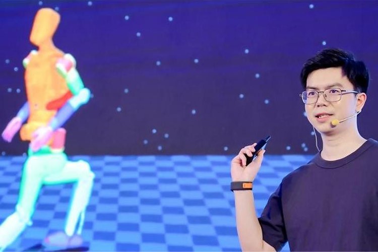 天才少年稚晖君 K8凯发机器人走路进场！AI模型做大脑，目标售价20万以内